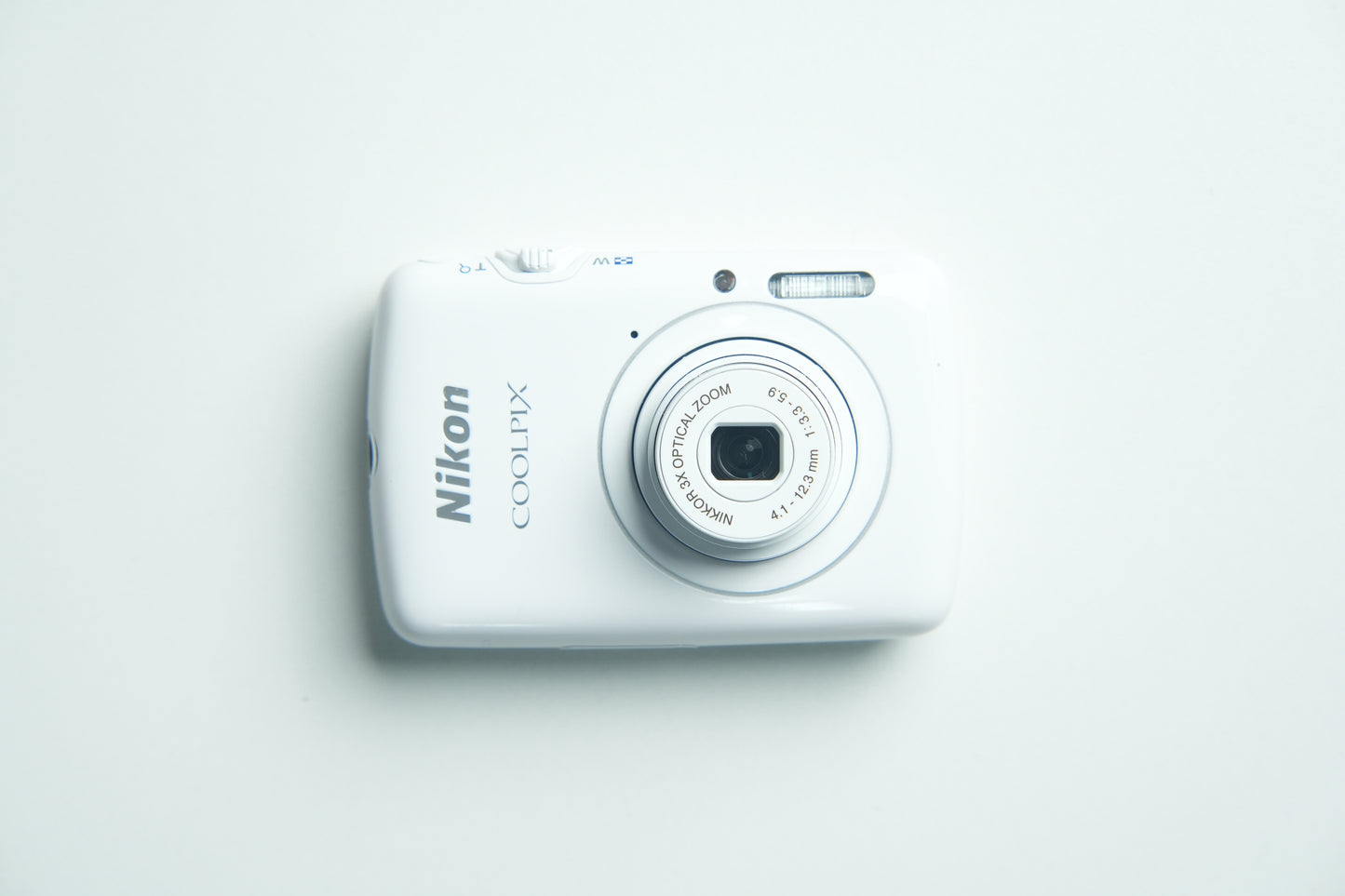 Nikon Coolpix S01 Digital Camera- Gloss White