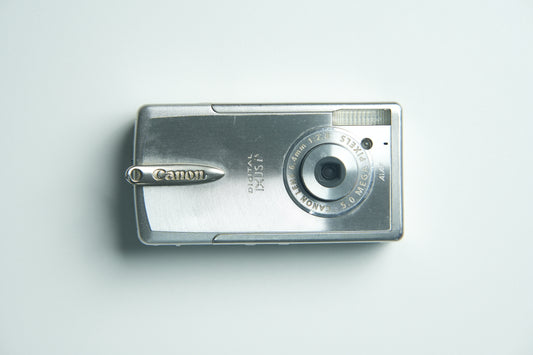 Canon Ixus i5 Digital Camera - Metallic Silver