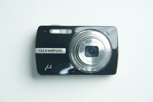 Olympus mju 820 Digital Camera - Gloss Black