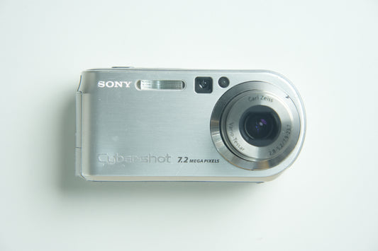 Sony CyberShot DSC P200 Digital Camera - Metallic Silver