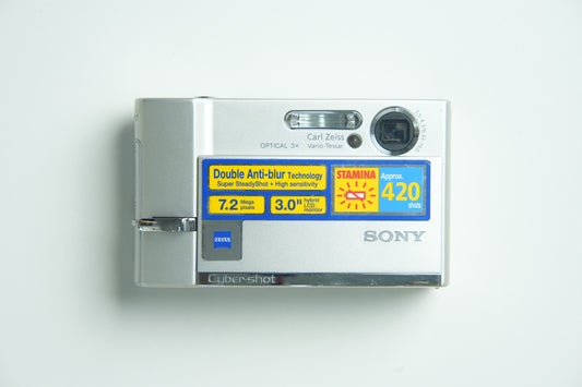 Sony CyberShot DSC T30 Digital Camera - Metallic Silver